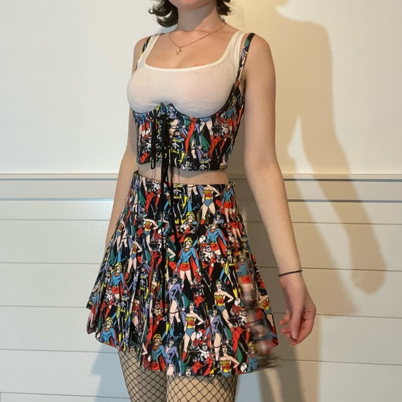 Dolls kill / DC collab corset/skirt set - Picture 3 of 16
